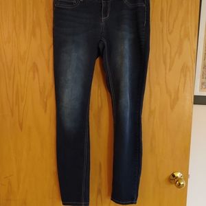 Stretchy Jeggings with zip fly